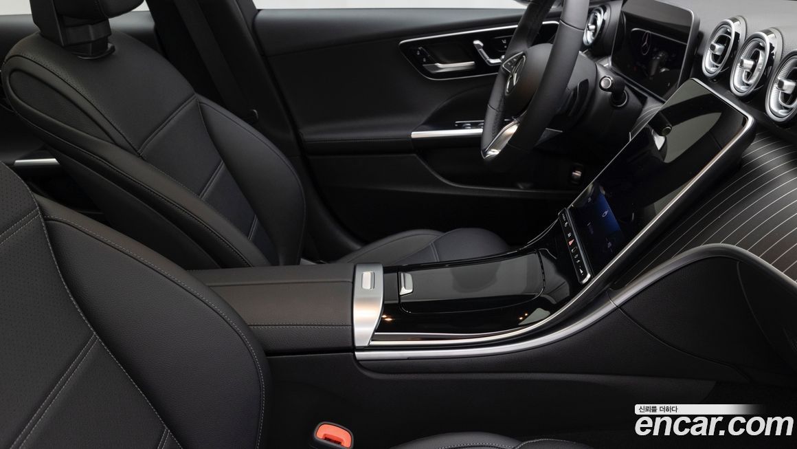 Mercedes-Benz C-Class 2025