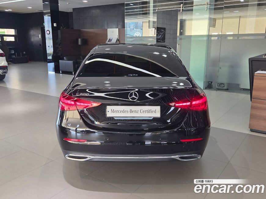 Mercedes-Benz C-Class 2025