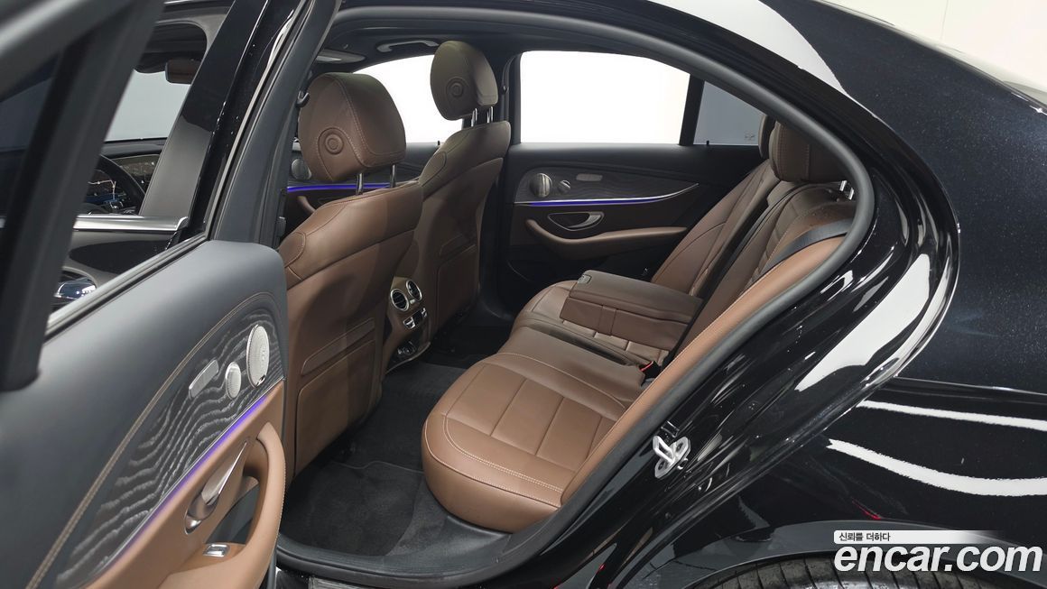 Mercedes-Benz E-Class 2022