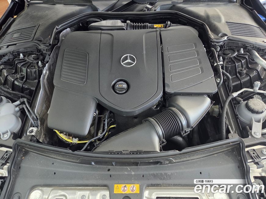 Mercedes-Benz C-Class 2025