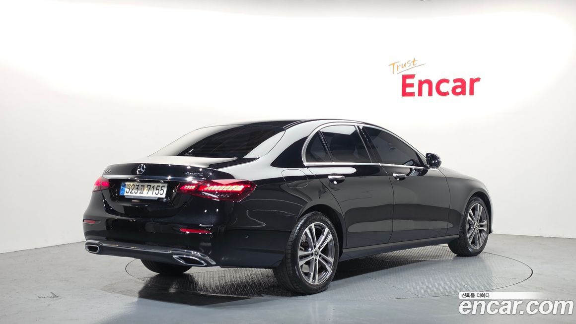 Mercedes-Benz E-Class 2022