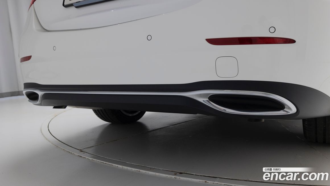 Mercedes-Benz C-Class 2025