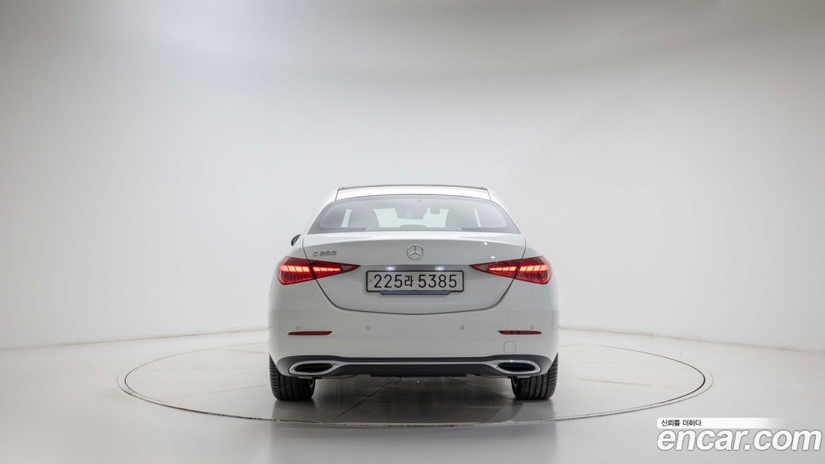 Mercedes-Benz C-Class 2025