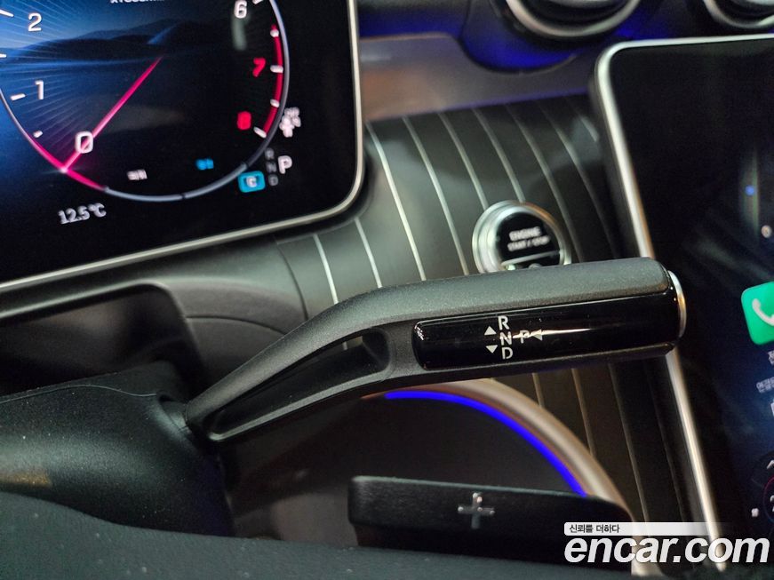 Mercedes-Benz C-Class 2025