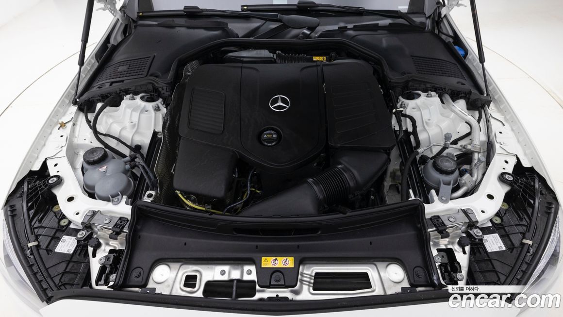 Mercedes-Benz C-Class 2025