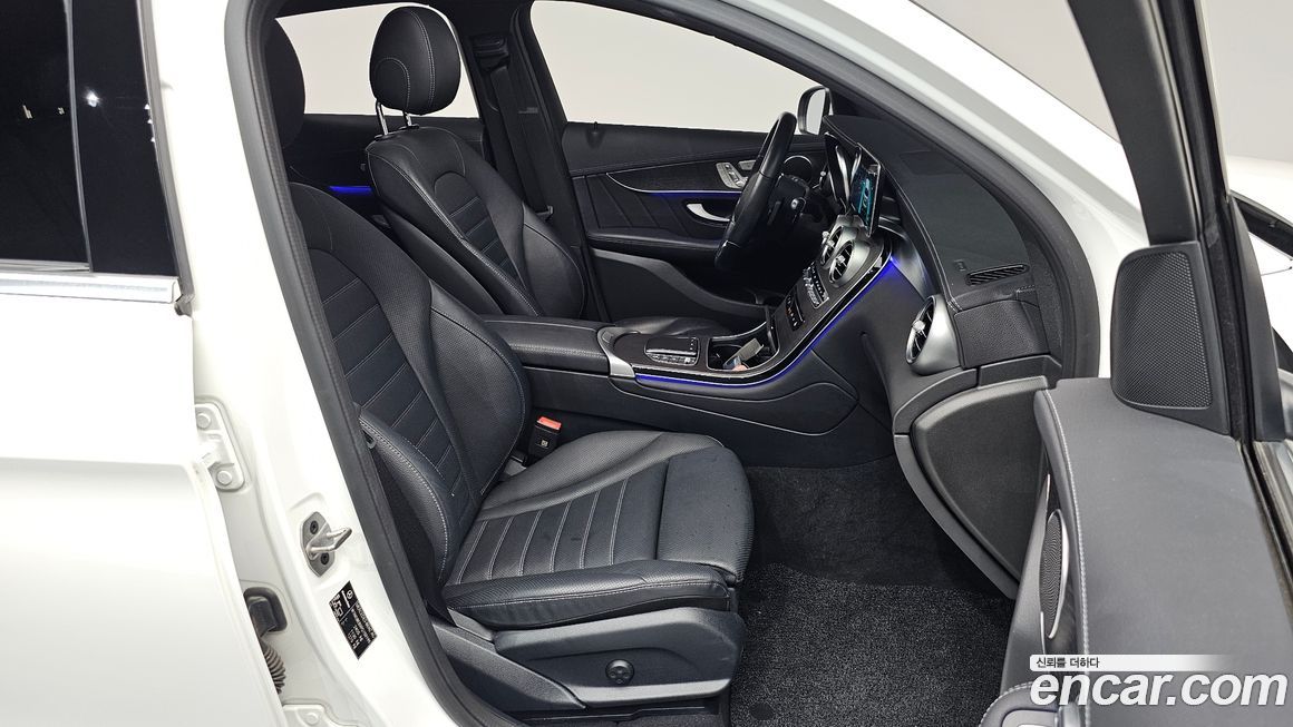 Mercedes-Benz GLC-Class 2023