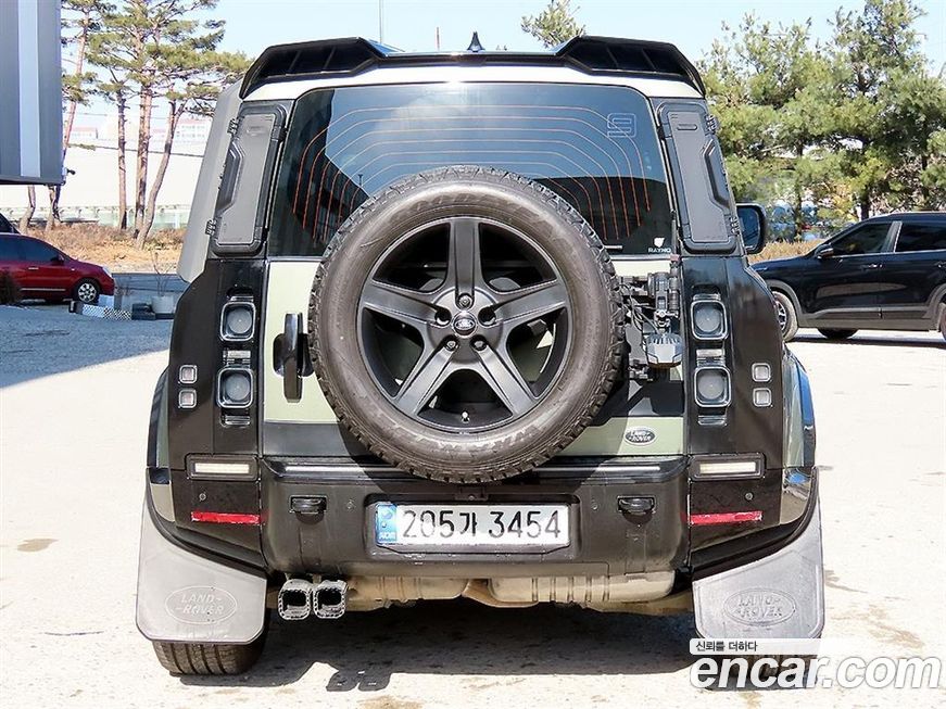 Land Rover Defender 2022