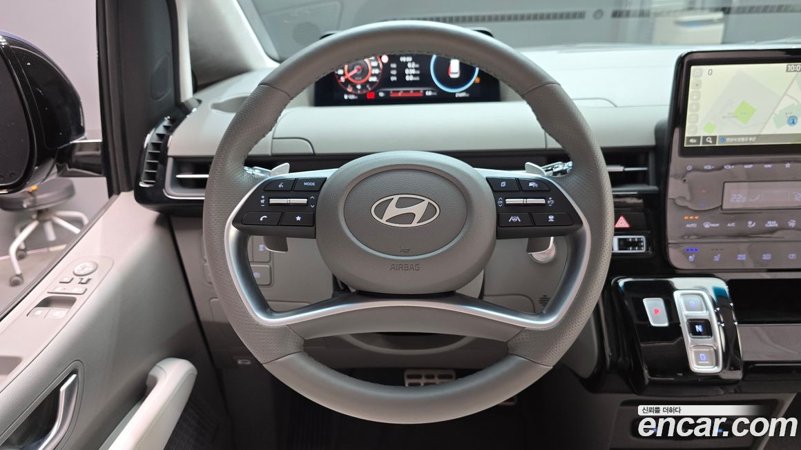 Hyundai Staria 2025