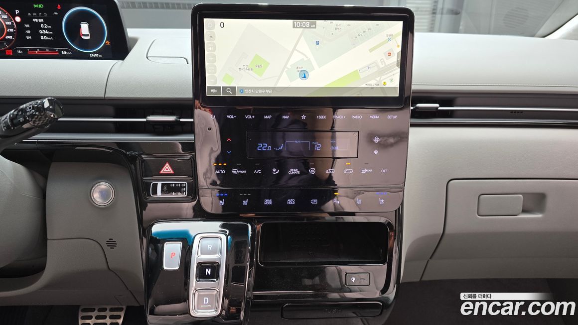 Hyundai Staria 2025