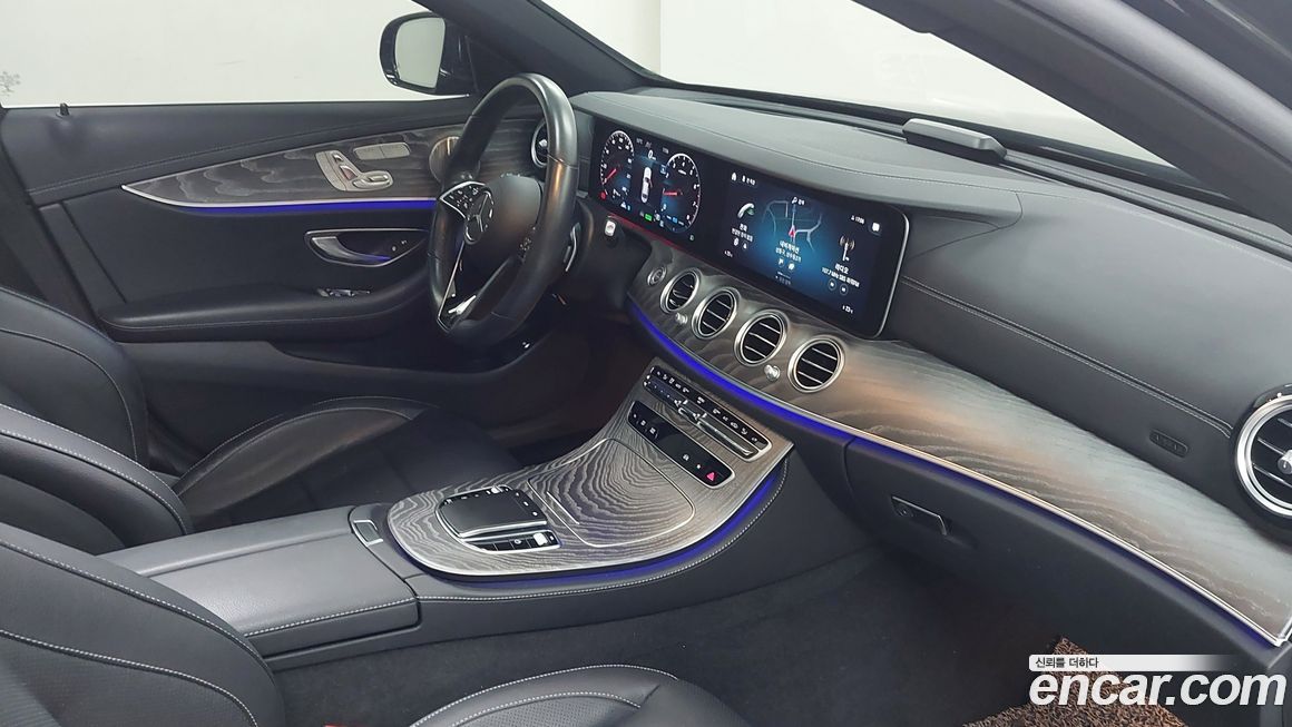 Mercedes-Benz E-Class 2023