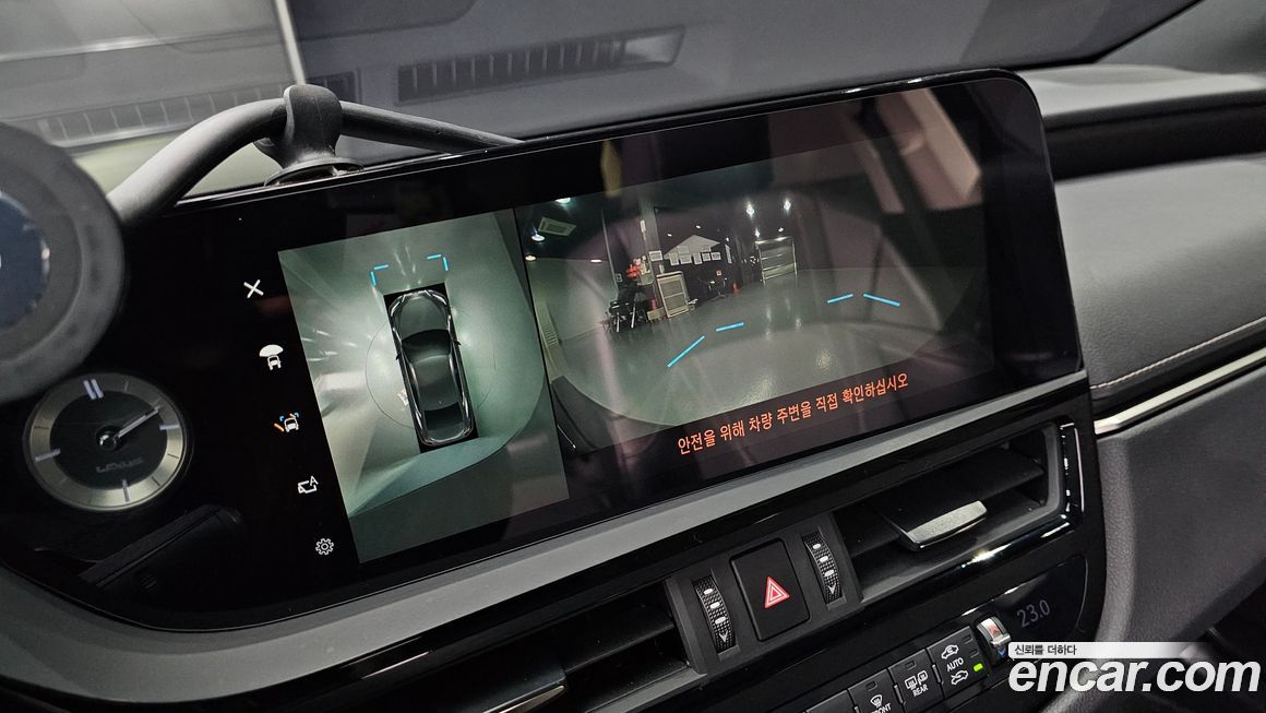 Lexus ES 2025