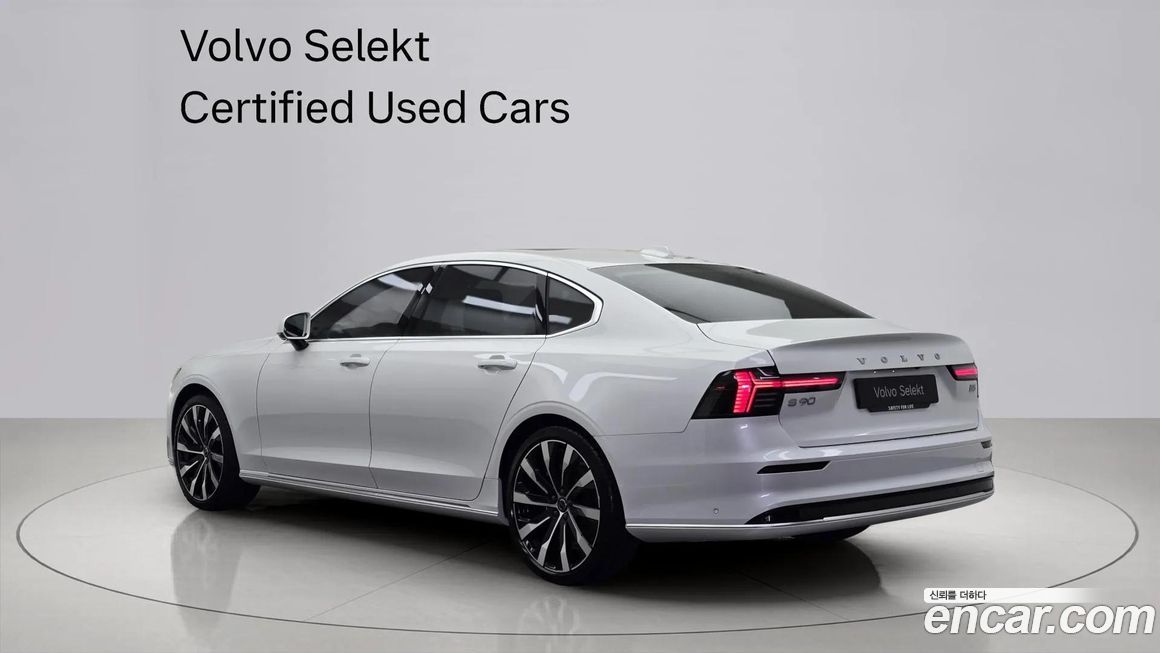 Volvo S90 2026