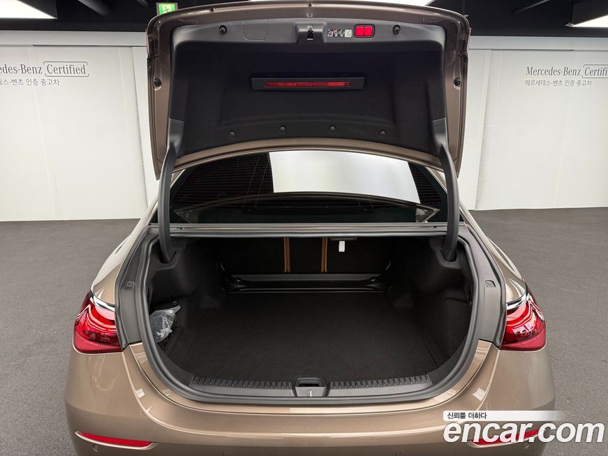 Mercedes-Benz E-Class 2025