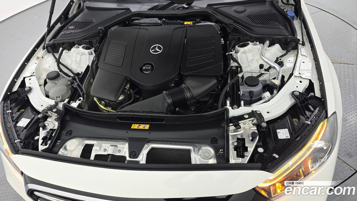 Mercedes-Benz E-Class 2024