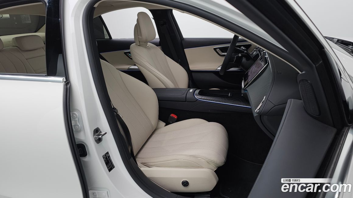 Mercedes-Benz E-Class 2025