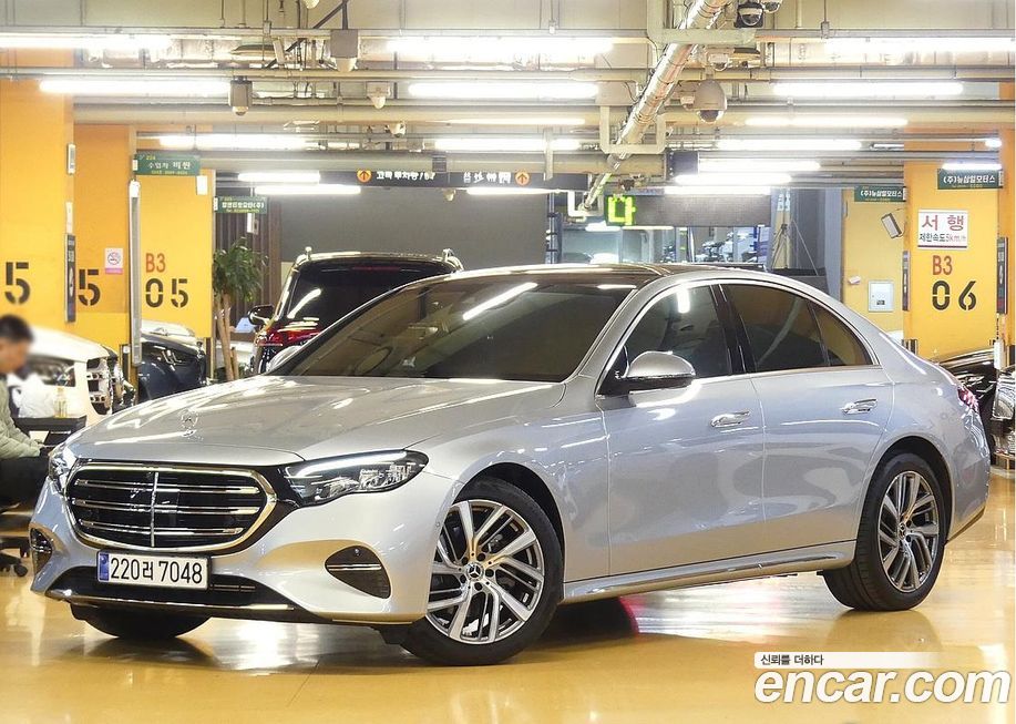 Mercedes-Benz E-Class 2024