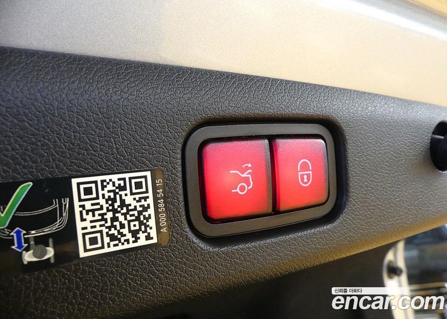 Mercedes-Benz E-Class 2024