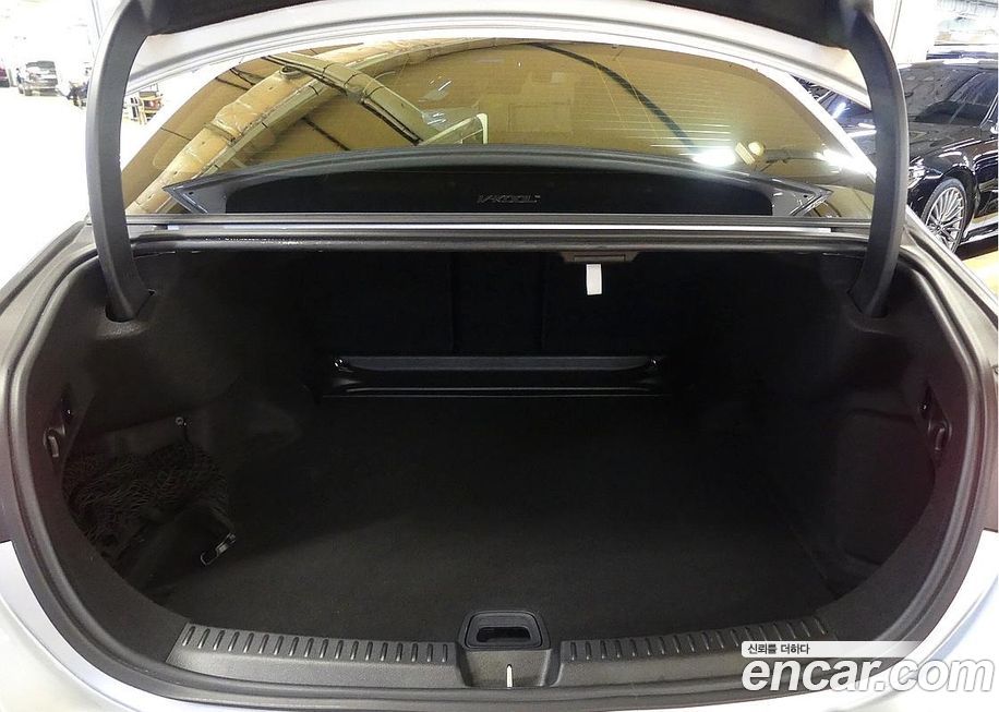 Mercedes-Benz E-Class 2024