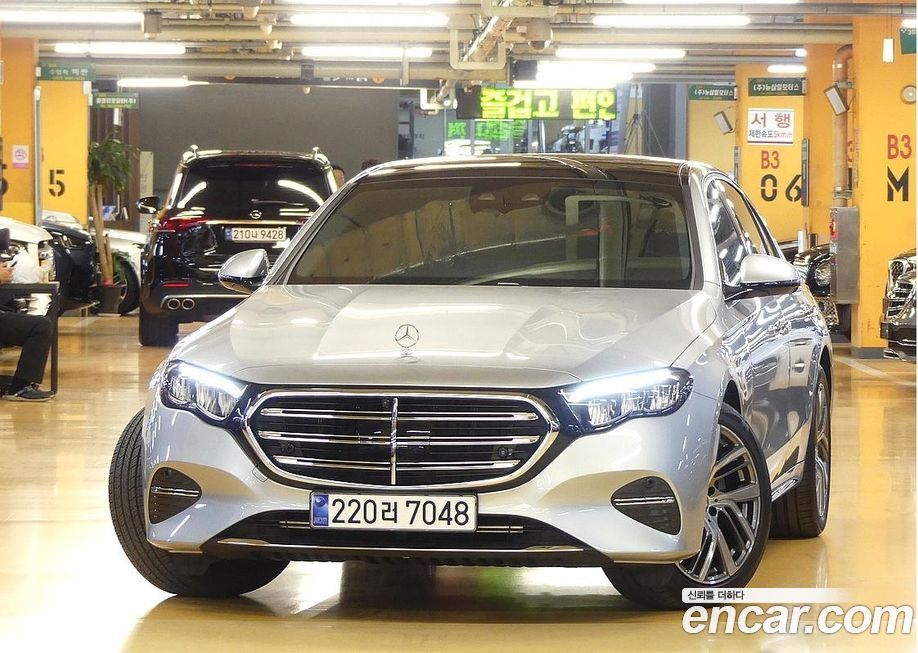 Mercedes-Benz E-Class 2024