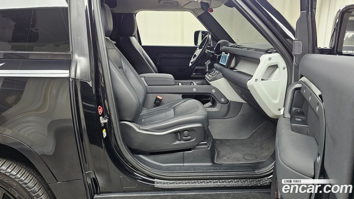 Land Rover Defender 2022