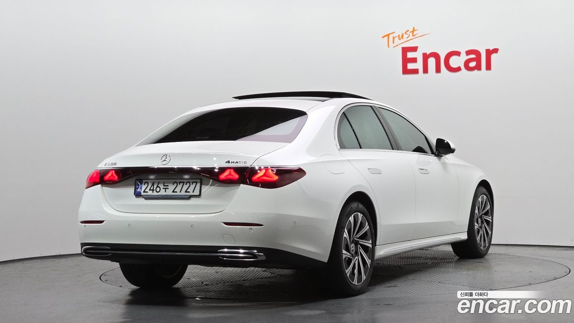 Mercedes-Benz E-Class 2024