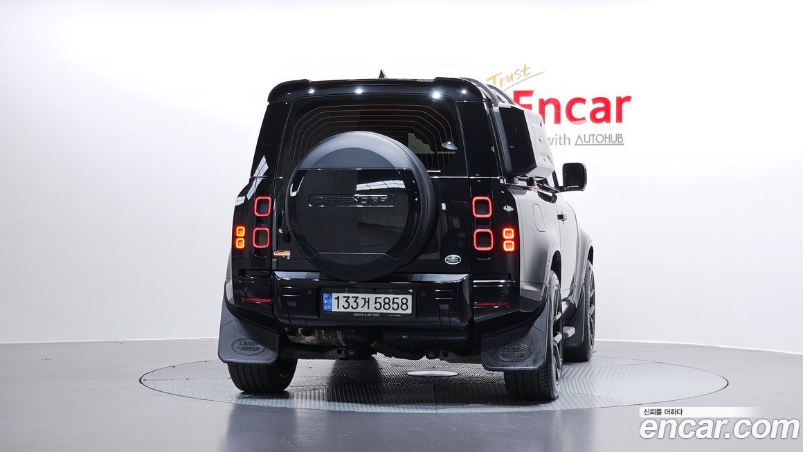 Land Rover Defender 2022
