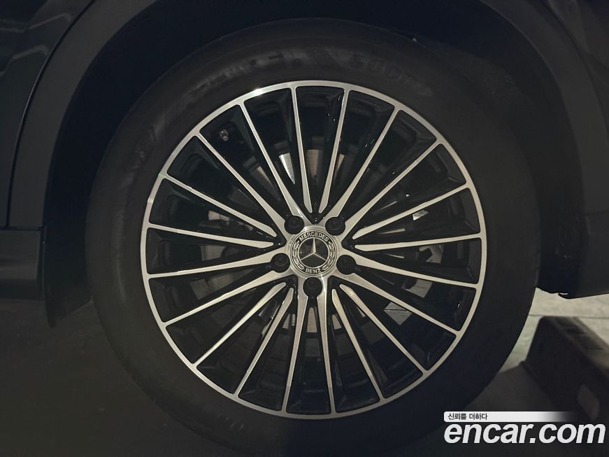 Mercedes-Benz GLC-Class 2023