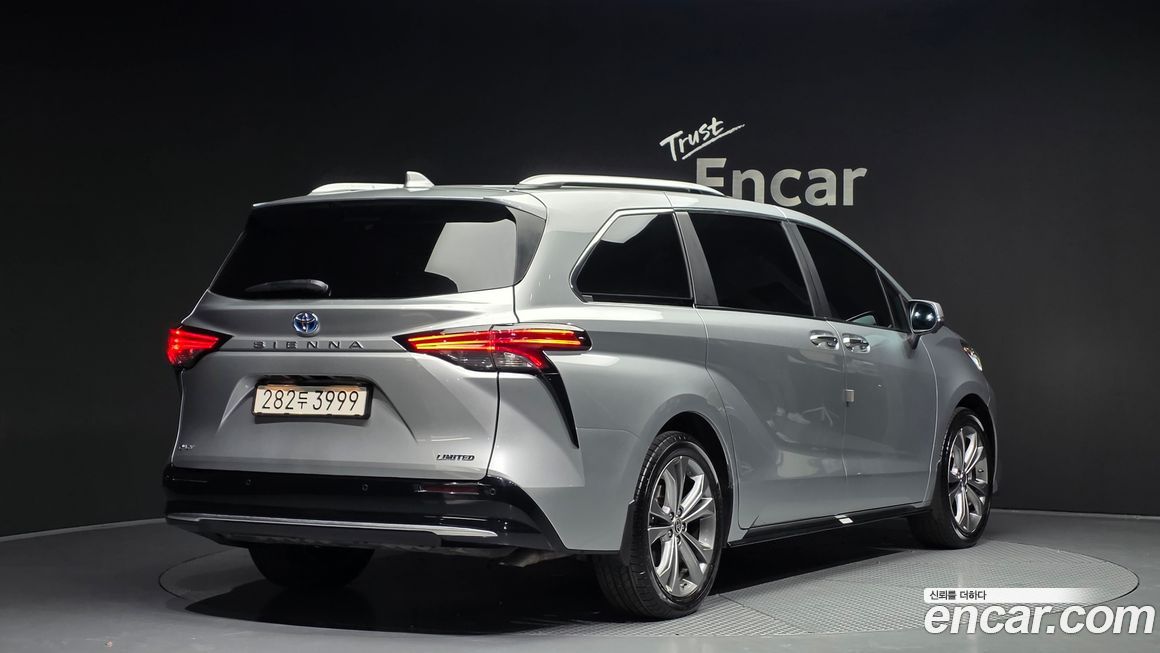 Toyota Sienna 2025