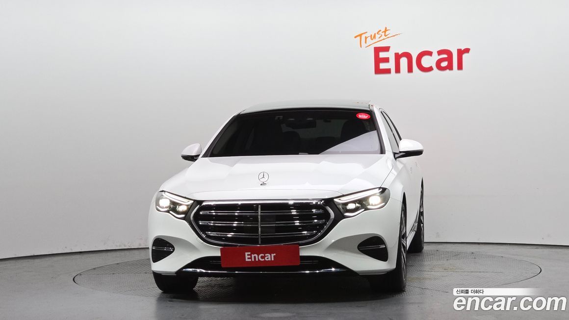 Mercedes-Benz E-Class 2024