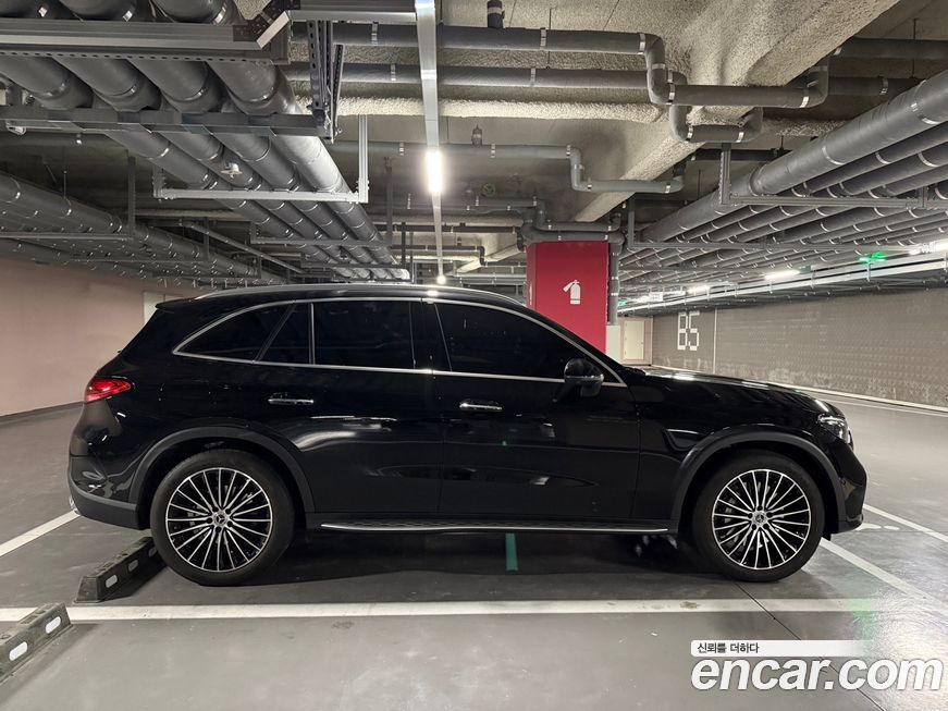 Mercedes-Benz GLC-Class 2023