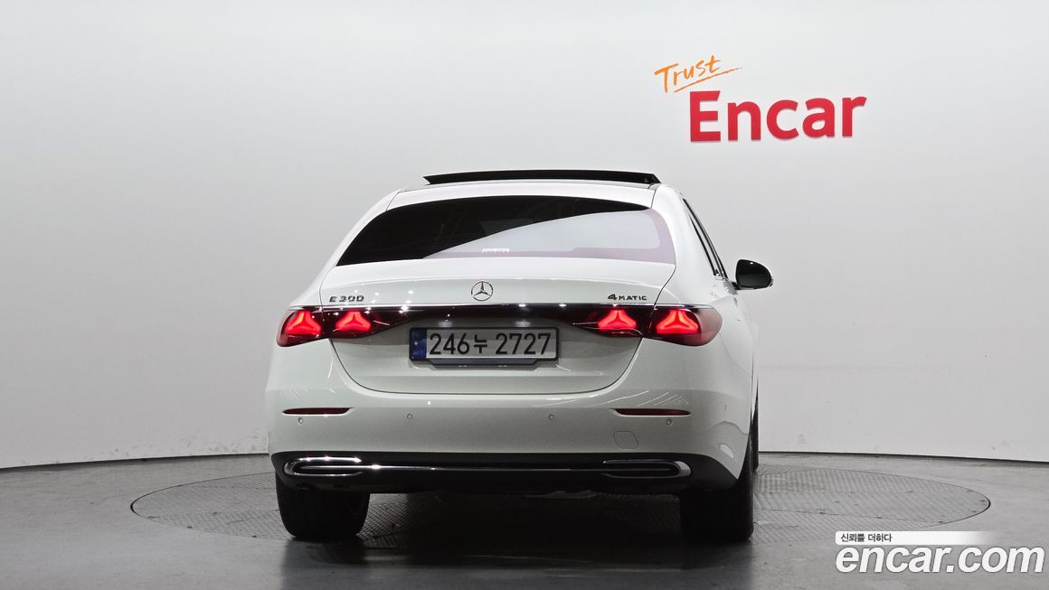 Mercedes-Benz E-Class 2024