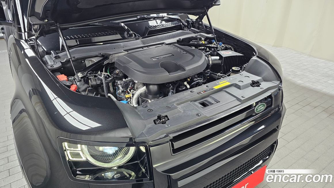 Land Rover Defender 2022