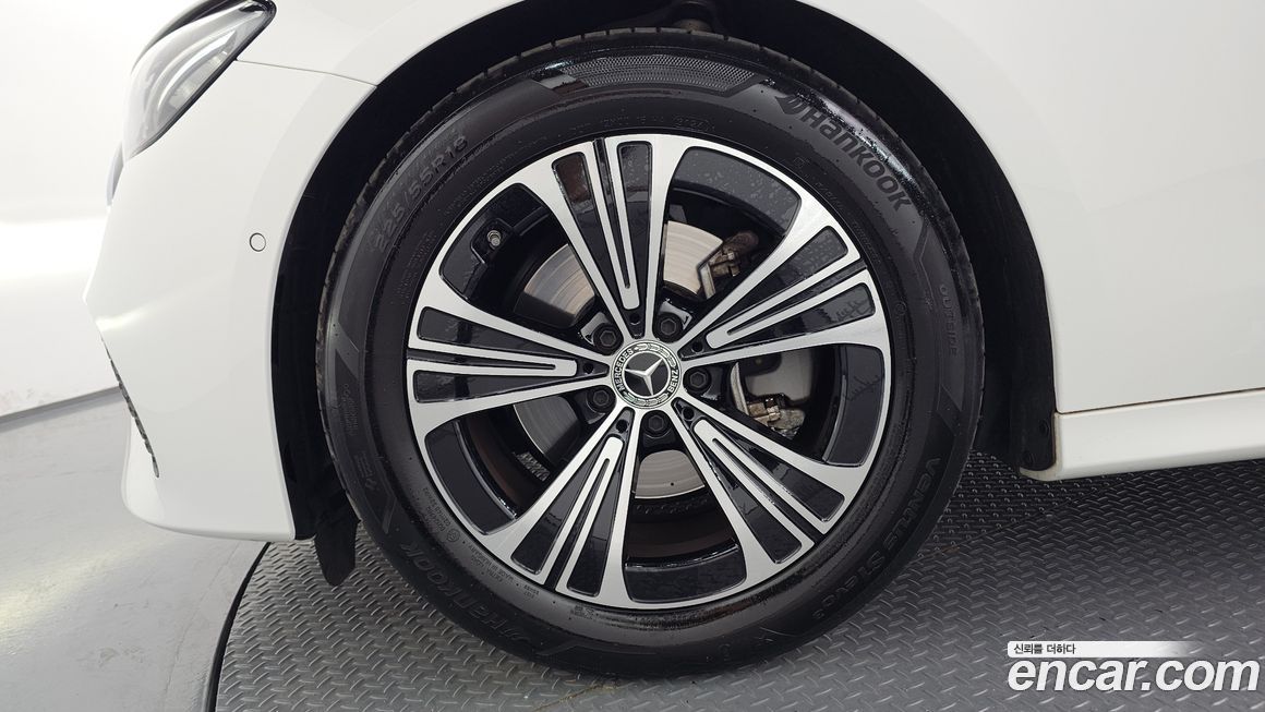 Mercedes-Benz E-Class 2025