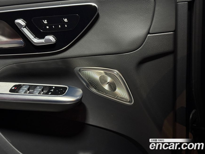 Mercedes-Benz GLC-Class 2023