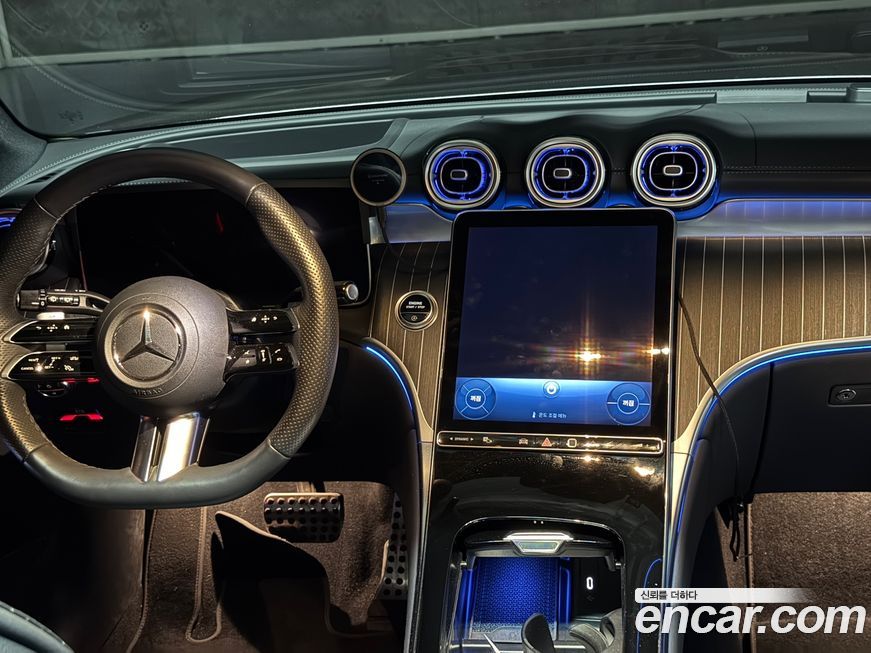 Mercedes-Benz GLC-Class 2023