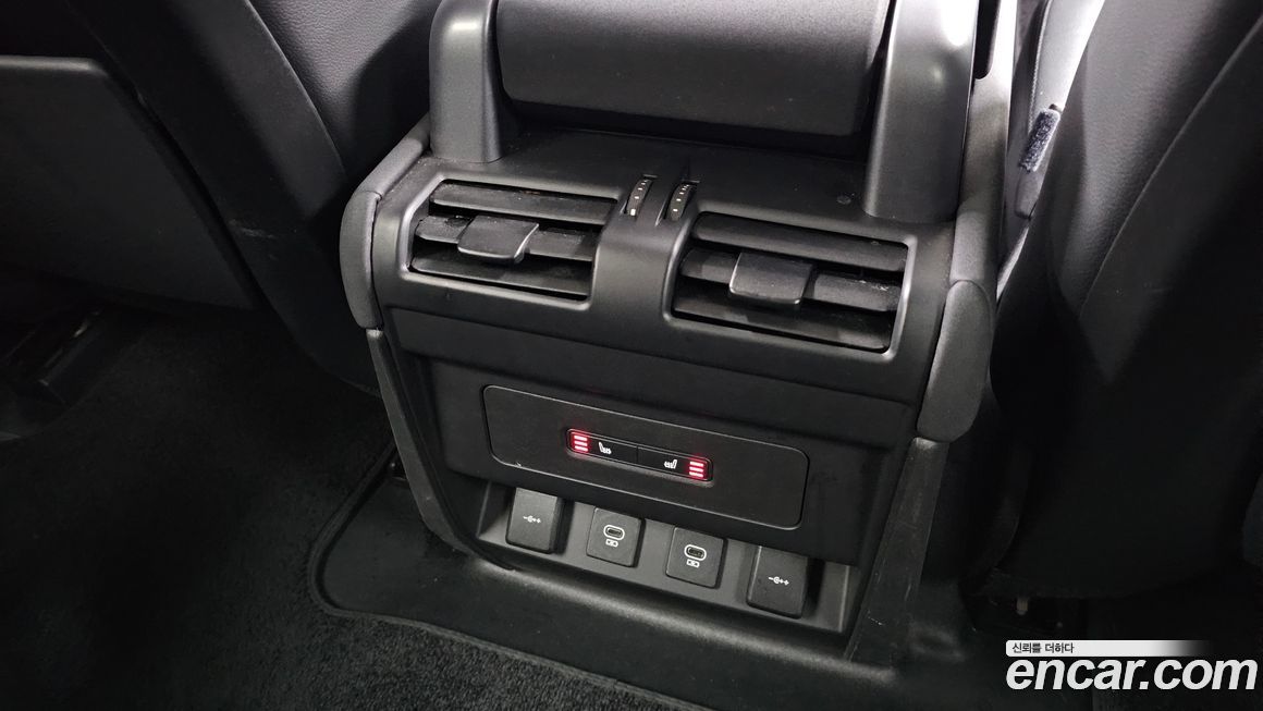 Land Rover Defender 2022