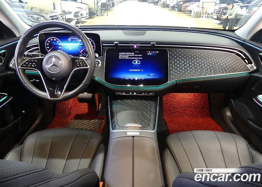 Mercedes-Benz E-Class 2024