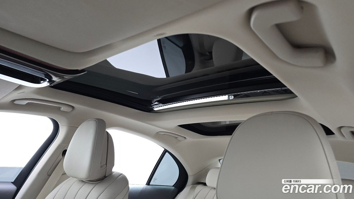 Mercedes-Benz E-Class 2024