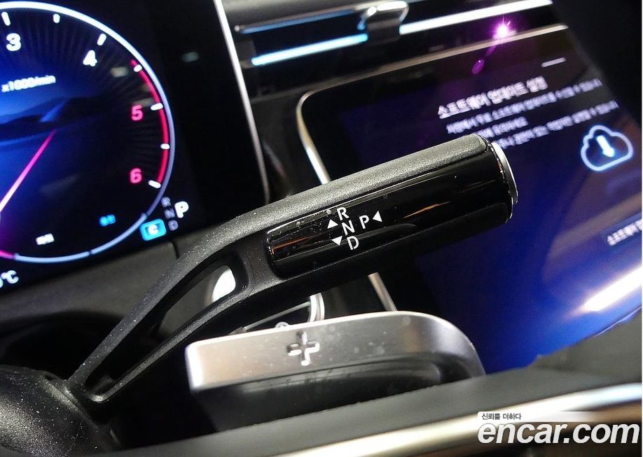 Mercedes-Benz E-Class 2024