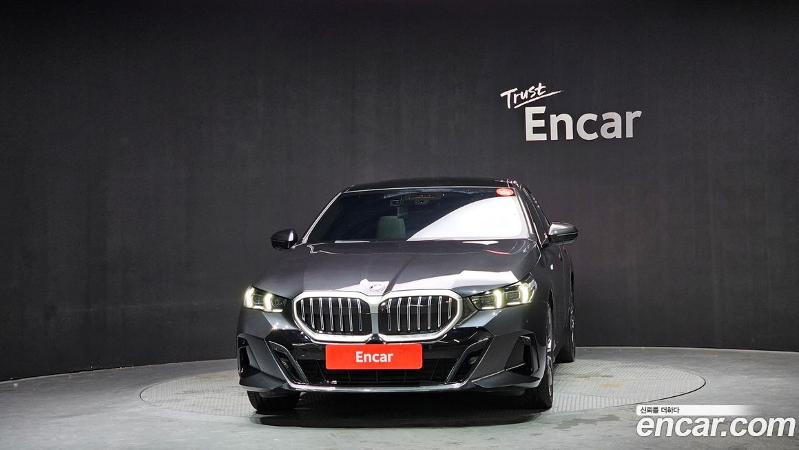 BMW 5-Series 2025