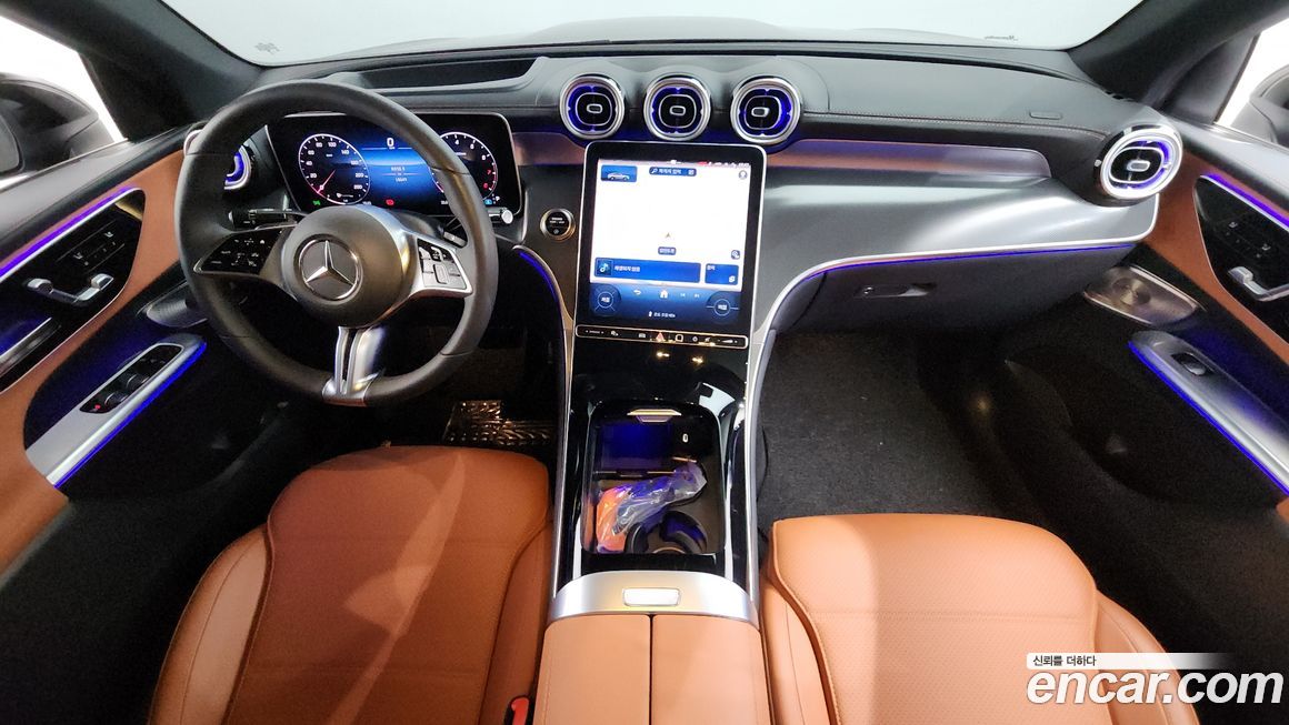 Mercedes-Benz GLC-Class 2025