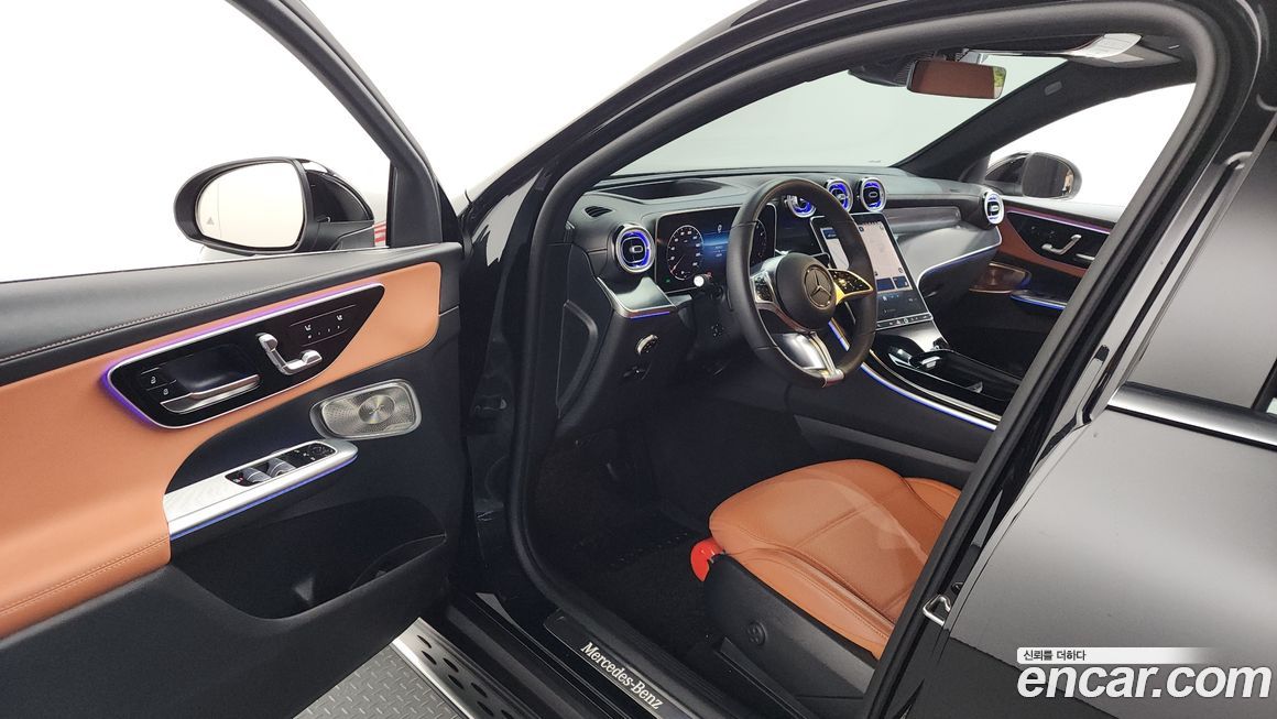 Mercedes-Benz GLC-Class 2025