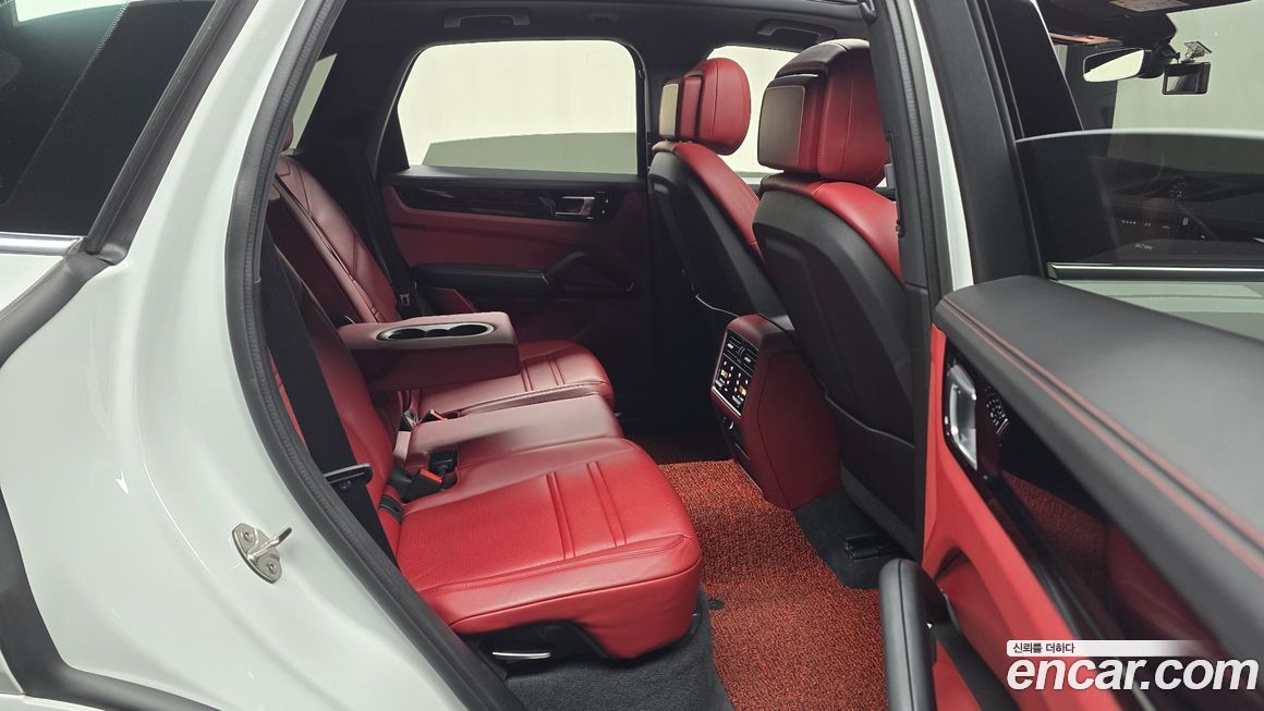 Porsche Cayenne 2021