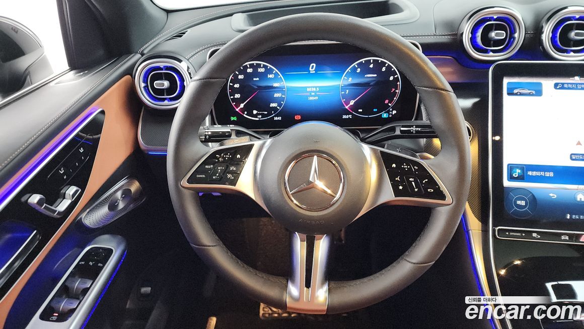 Mercedes-Benz GLC-Class 2025