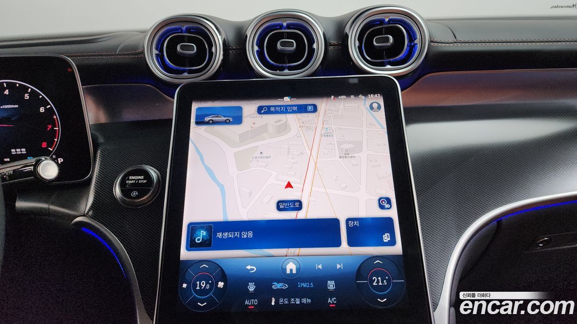 Mercedes-Benz GLC-Class 2025