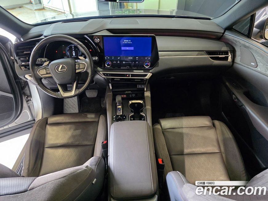 Lexus RX 2023