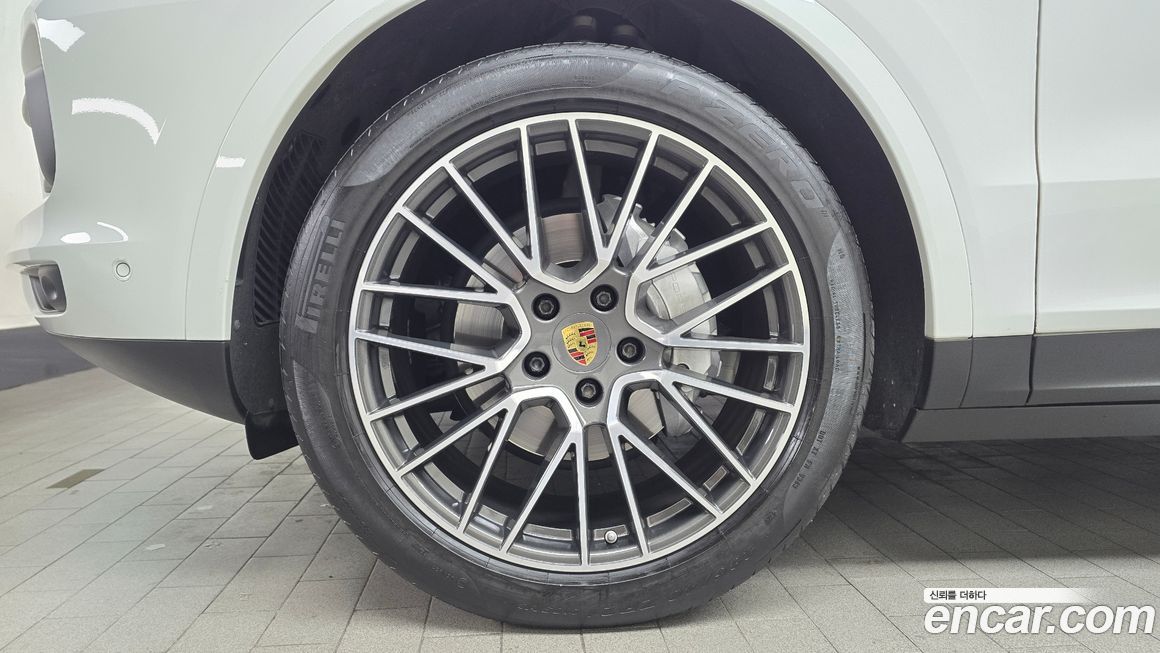 Porsche Cayenne 2021