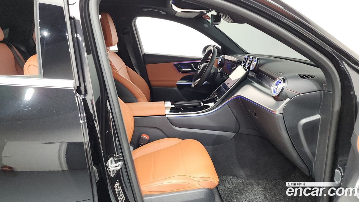 Mercedes-Benz GLC-Class 2025