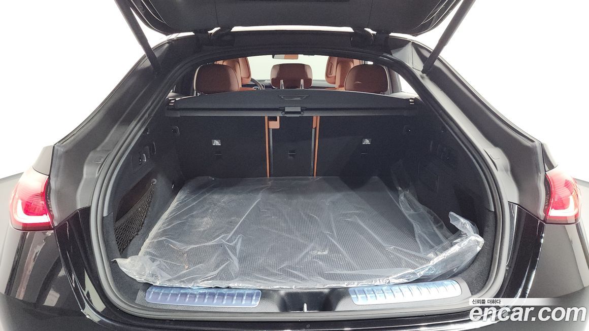 Mercedes-Benz GLC-Class 2025