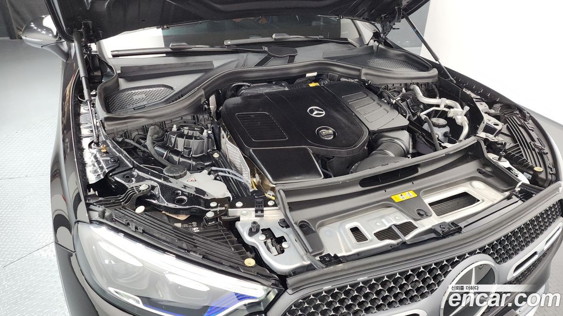 Mercedes-Benz GLC-Class 2025